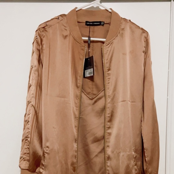 Carly Bybel x Missguided satin jacket and dress set - Picture 2 of 4